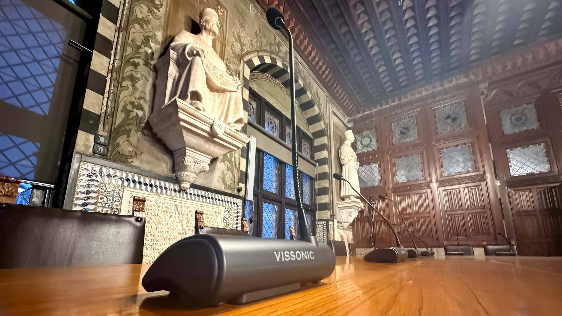 VISSONIC CLEACON V1 Wireless Microphones in Palazzo San Giorgio in Italy