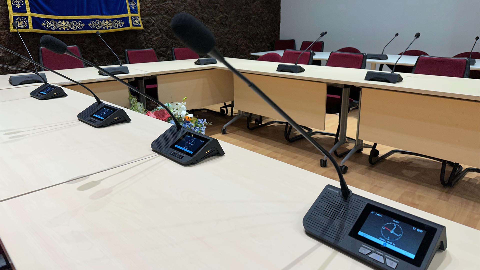 Streamlined Meetings: Wireless Multimedia Conference System at Spain City Council